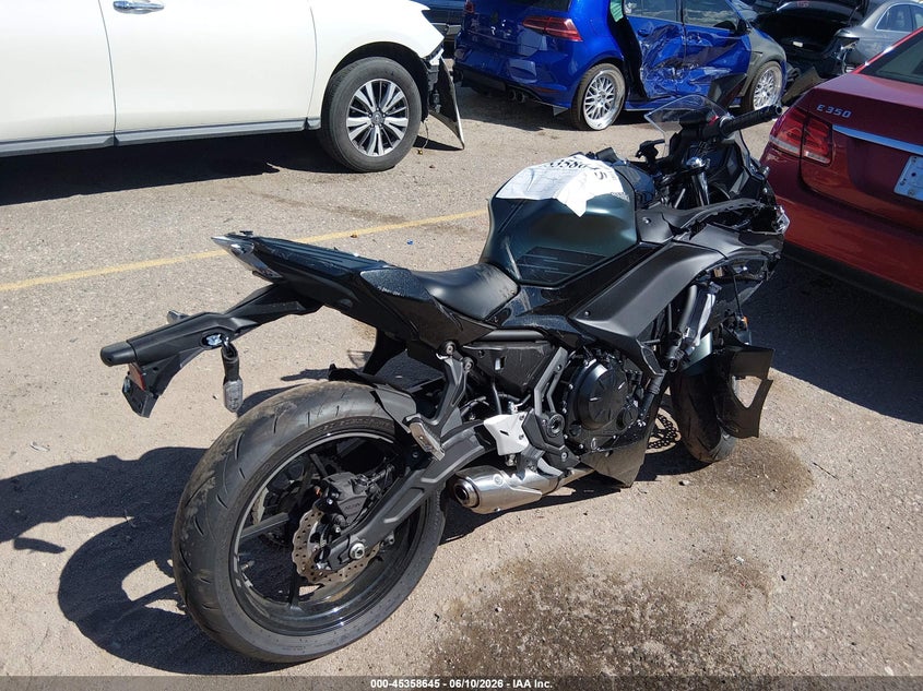 2025 Kawasaki Ninja VIN ML5EXEP15SDAF8994 IAAI salvage auction — ALL OVER, Salvage (Kentucky), sold $1,350 on 2026-07-28 (photo 4)