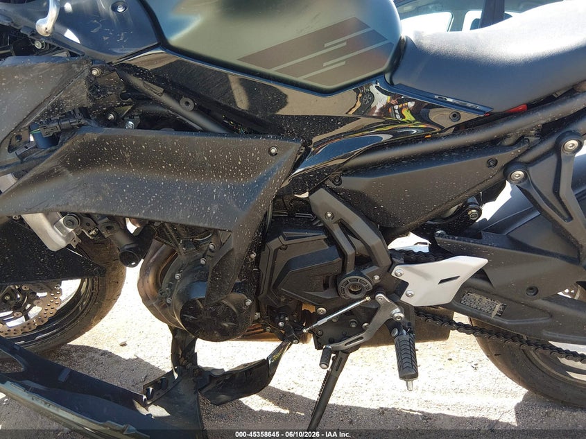 2025 Kawasaki Ninja VIN ML5EXEP15SDAF8994 IAAI salvage auction — ALL OVER, Salvage (Kentucky), sold $1,350 on 2026-07-28 (photo 9)