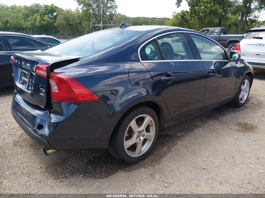 2013 Volvo S60 VIN YV1612FH0D2231890 IAAI salvage auction — REAR END, Clear (Indiana), sold $825 on 2026-07-18 (photo 4)