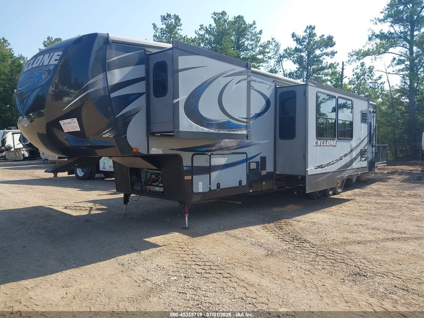 2015 Heartland Cyclone VIN 5SFCG4439FE298349 IAAI salvage auction — ROOF, Salvage (Mississippi), sold $6,700 on 2026-07-20 (photo 2)