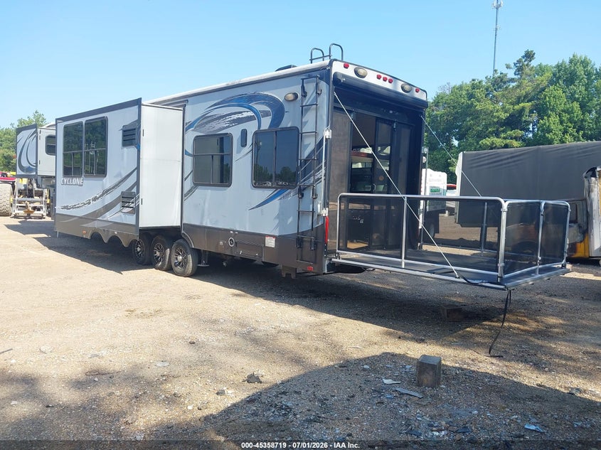 2015 Heartland Cyclone VIN 5SFCG4439FE298349 IAAI salvage auction — ROOF, Salvage (Mississippi), sold $6,700 on 2026-07-20 (photo 3)