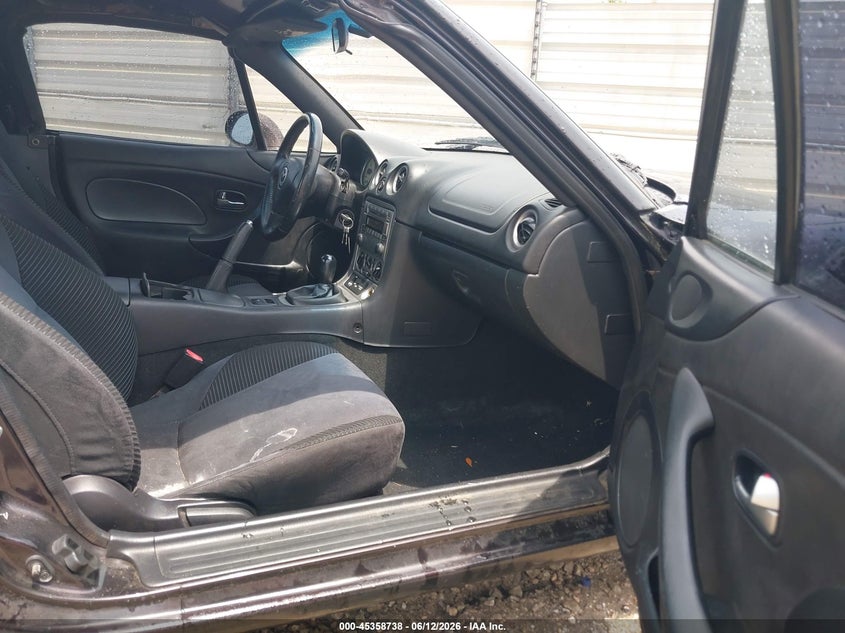 2004 Mazda Mx-5 miata VIN JM1NB353340401293 IAAI salvage auction — REAR END, Salvage (Alabama), sold $800 on 2026-07-09 (photo 5)