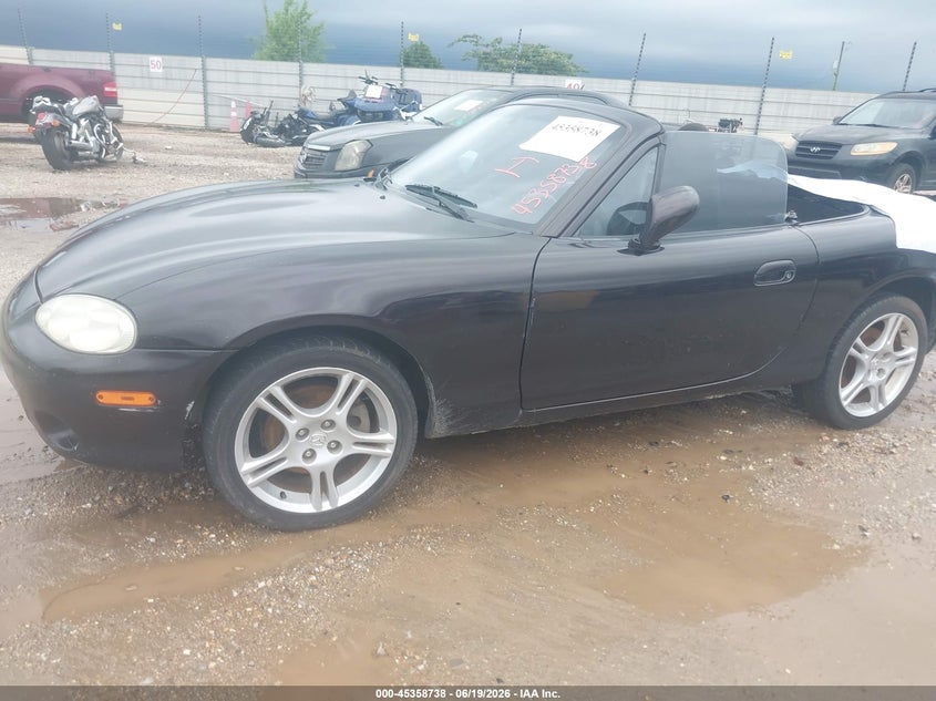 2004 Mazda Mx-5 miata VIN JM1NB353340401293 IAAI salvage auction — REAR END, Salvage (Alabama), sold $800 on 2026-07-09 (photo 2)