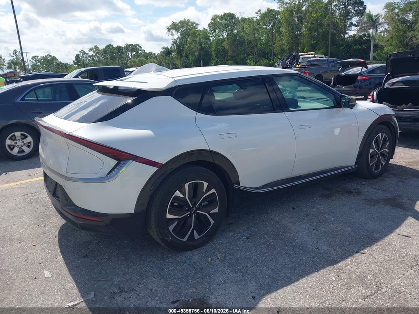 2023 Kia Ev6 VIN KNDC34LA0P5603236 IAAI salvage auction — LEFT FRONT, Salvage Title, sold $11,800 on 2026-08-20 (photo 4)