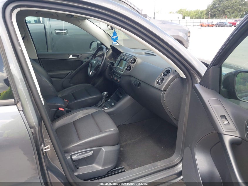 2016 Volkswagen Tiguan VIN WVGAV7AX0GW608341 IAAI salvage auction — REAR END, Original (Texas), sold $1,800 on 2026-08-18 (photo 5)