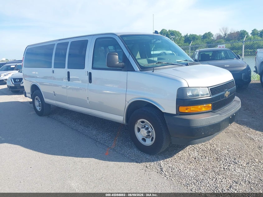 2019 Chevrolet Express 3500 VIN 1GAZGNFG2K1324951 IAAI salvage auction — NORMAL WEAR, Sf97 (Illinois), sold $16,300 on 2026-07-09 (photo 1)