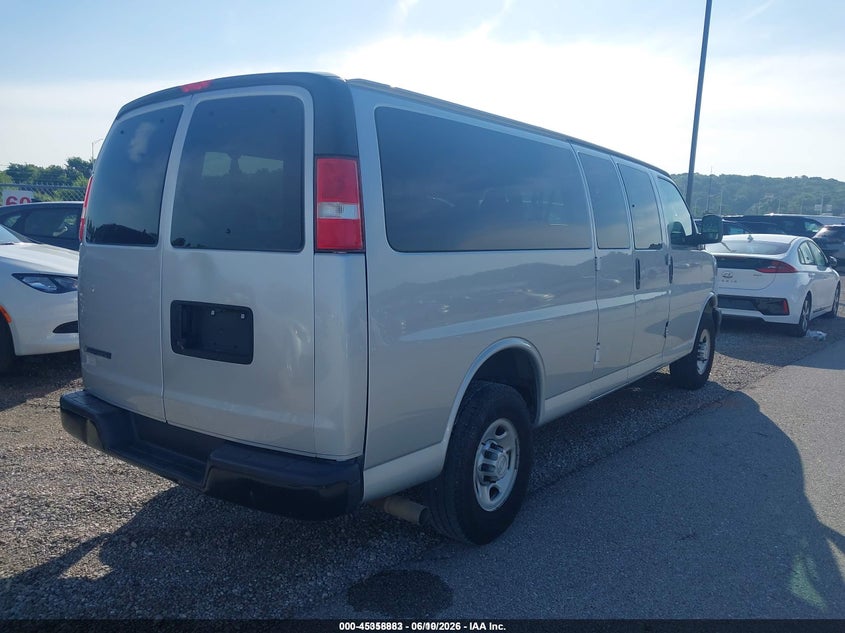 2019 Chevrolet Express 3500 VIN 1GAZGNFG2K1324951 IAAI salvage auction — NORMAL WEAR, Sf97 (Illinois), sold $16,300 on 2026-07-09 (photo 4)