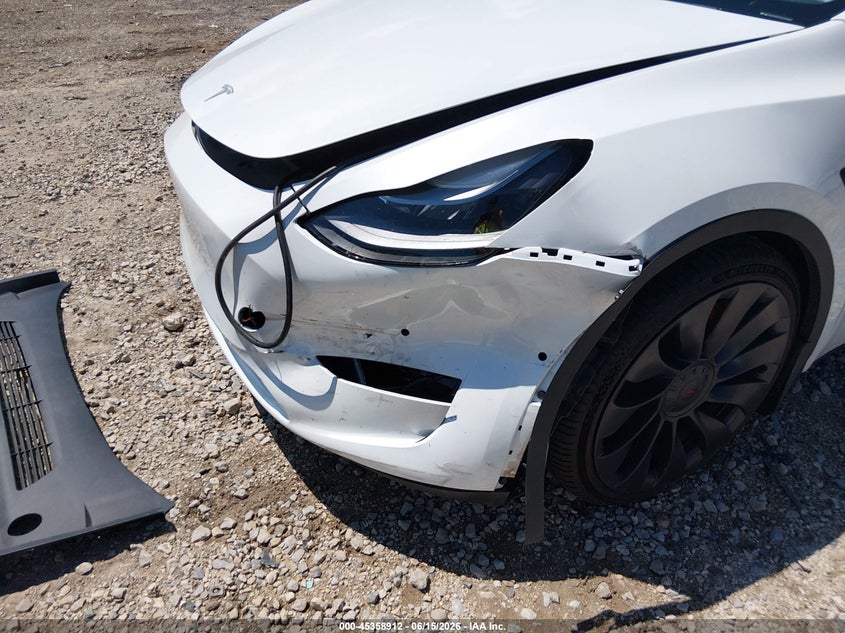 2022 Tesla Model y VIN 7SAYGDEF7NF326490 IAAI salvage auction — FRONT END, Salvage (Arkansas), sold $8,600 on 2026-07-30 (photo 6)