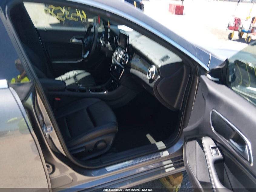 2016 Mercedes-benz Cla-klasse VIN WDDSJ4GB1GN394910 IAAI salvage auction — ENGINE DAMAGE, Salvage (Missouri), sold $2,700 on 2026-07-23 (photo 5)