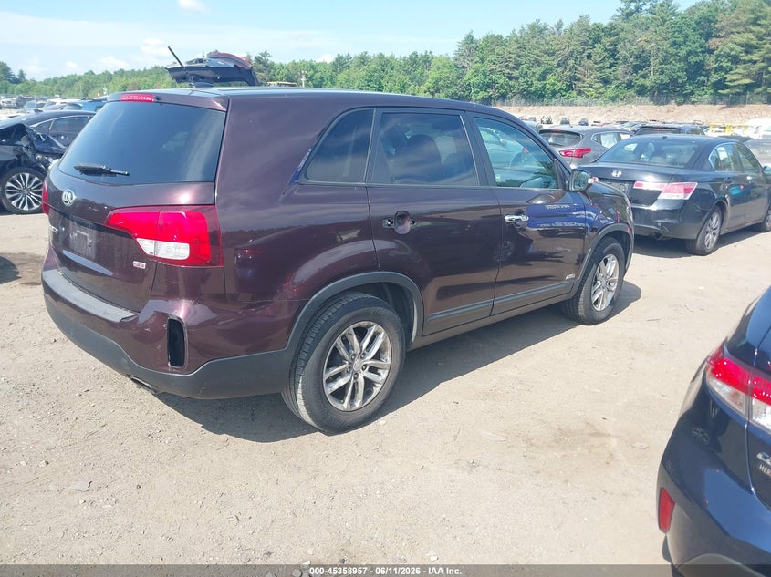2014 Kia Sorento VIN 5XYKTCA69EG429434 IAAI salvage auction — UNKNOWN, Salvage (Massachusetts), sold $900 on 2026-07-10 (photo 4)