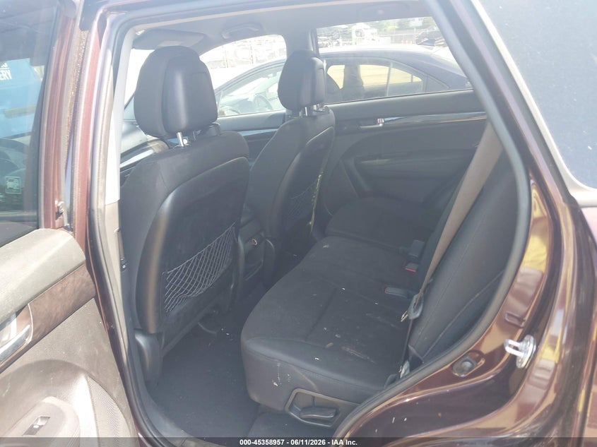 2014 Kia Sorento VIN 5XYKTCA69EG429434 IAAI salvage auction — UNKNOWN, Salvage (Massachusetts), sold $900 on 2026-07-10 (photo 8)