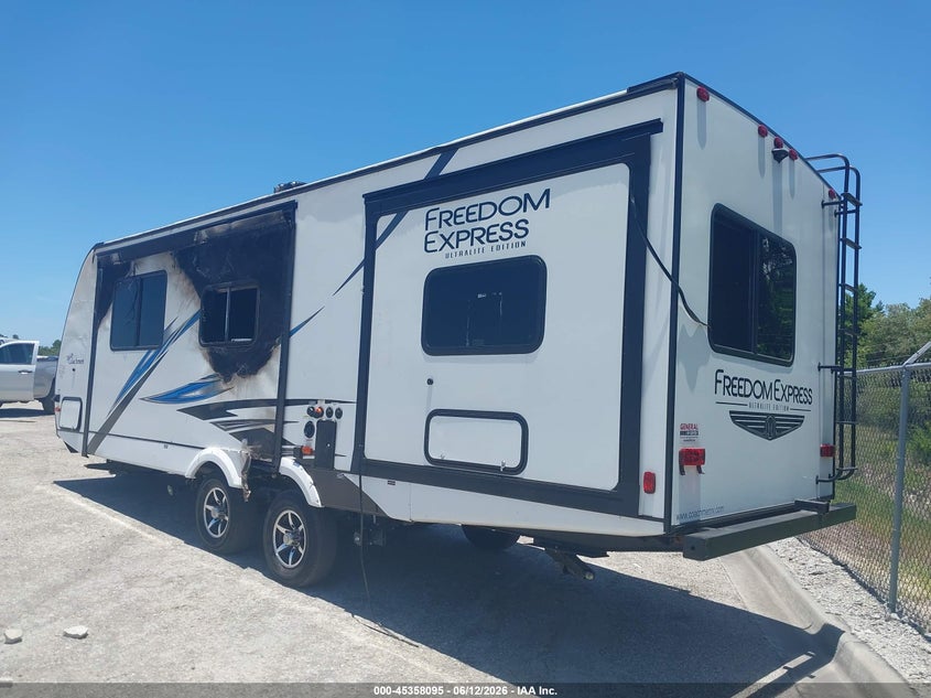2021 Forest river Freedom express VIN 5ZT2FERB5MW013546 IAAI salvage auction — Unknown, Certificate Of Destruction (Florida), sold $2,600 on 2026-07-16 (photo 3)