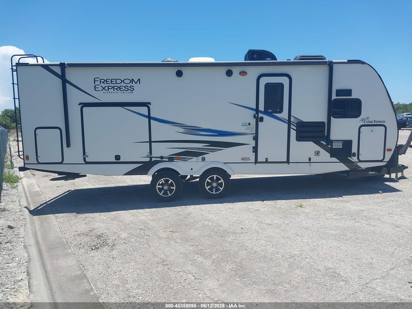 2021 Forest river Freedom express VIN 5ZT2FERB5MW013546 IAAI salvage auction — Unknown, Certificate Of Destruction (Florida), sold $2,600 on 2026-07-16 (photo 4)