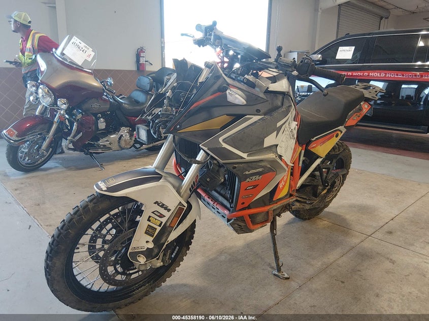 2022 Ktm VIN VBKV59405NM951668 IAAI salvage auction — FRONT END, Salvage (Nevada), sold $2,700 on 2026-07-07 (photo 2)