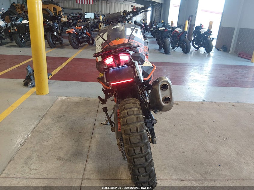 2022 Ktm VIN VBKV59405NM951668 IAAI salvage auction — FRONT END, Salvage (Nevada), sold $2,700 on 2026-07-07 (photo 6)