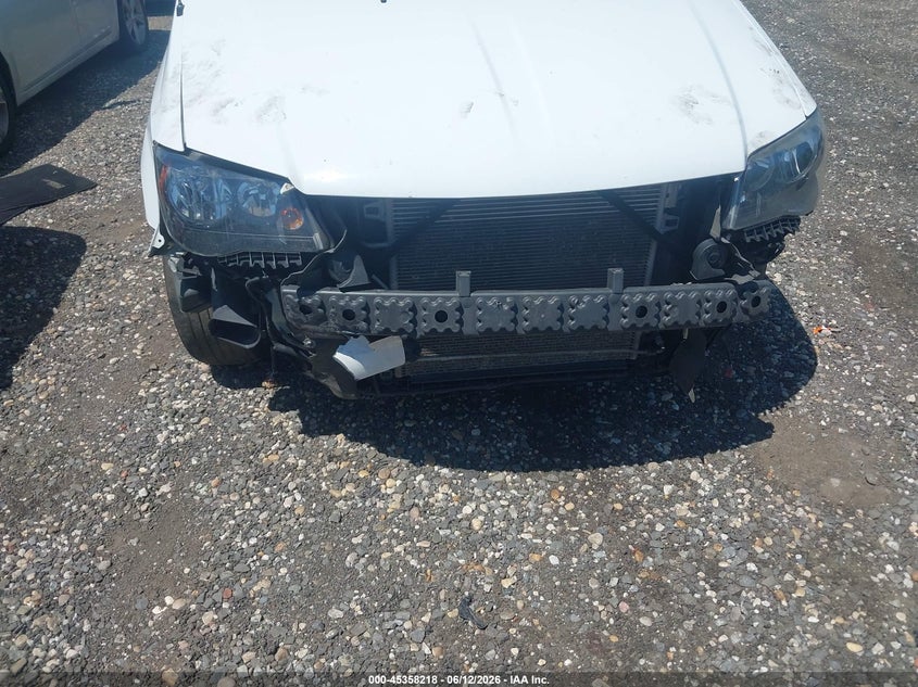 2017 Dodge Caravan VIN 2C4RDGEG9HR709926 IAAI salvage auction — FRONT & REAR, Salvage Title, sold $625 on 2026-07-24 (photo 6)
