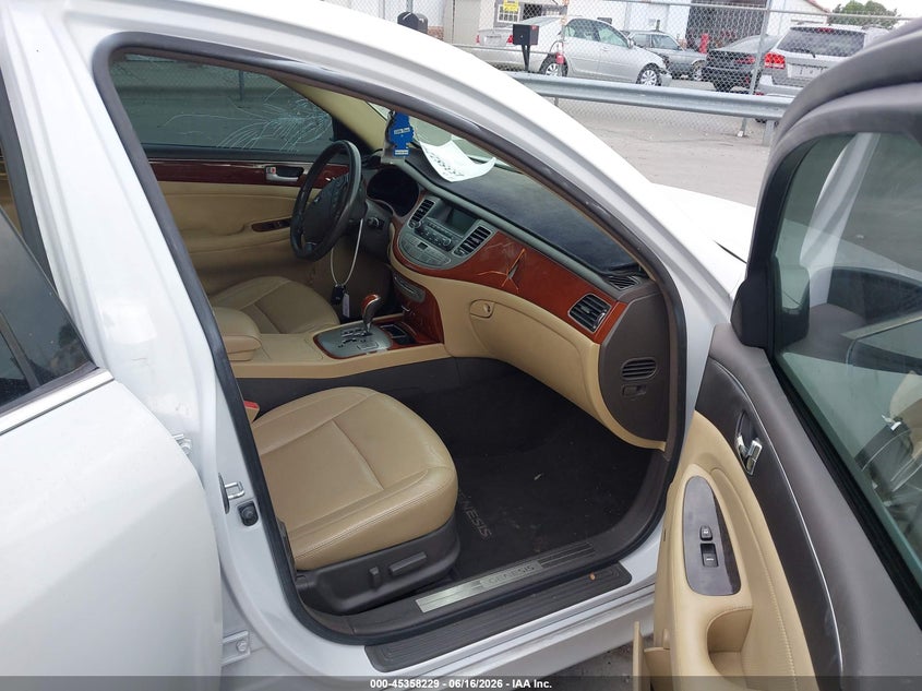 2014 Hyundai Genesis VIN KMHGC4DD7EU259381 IAAI salvage auction — LEFT SIDE, Salvage (Idaho), sold $925 on 2026-07-20 (photo 5)
