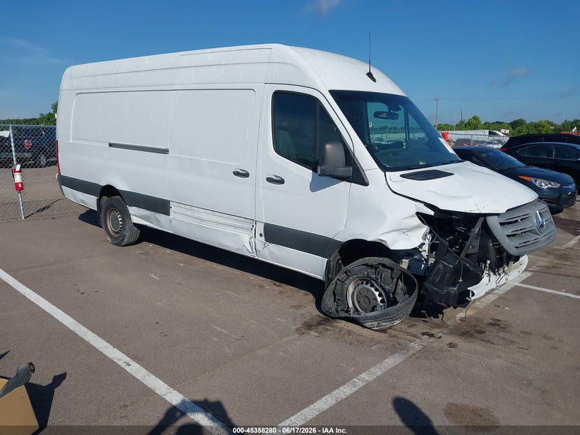 2019 Mercedes-benz Sprinter VIN WD4FF1CD0KT010340 IAAI salvage auction — FRONT END, Clear (Tennessee), sold $10,750 on 2026-07-07 (photo 1)