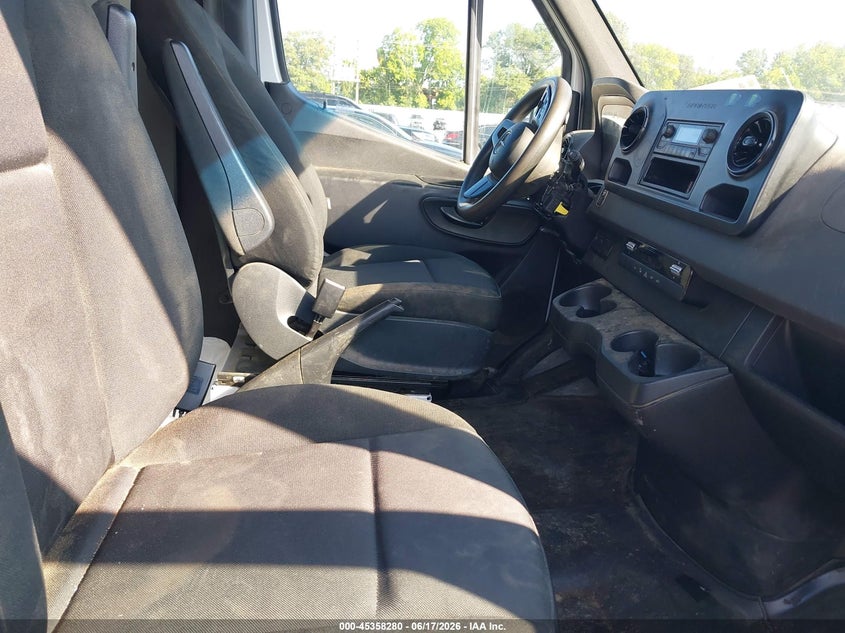 2019 Mercedes-benz Sprinter VIN WD4FF1CD0KT010340 IAAI salvage auction — FRONT END, Clear (Tennessee), sold $10,750 on 2026-07-07 (photo 8)
