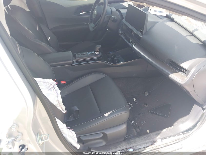 2024 Toyota Prius VIN JTDADABU5R3021727 IAAI salvage auction — RIGHT SIDE, Salvage Title, sold $14,100 on 2026-08-19 (photo 5)