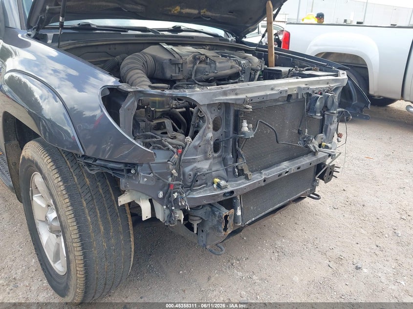 2004 Toyota 4runner VIN JTEZU14R240020360 IAAI salvage auction — FRONT END, Original (Texas), sold $1,700 on 2026-07-23 (photo 6)