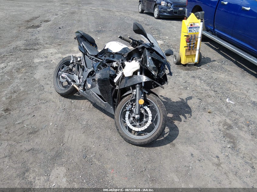 2014 Kawasaki Ninja VIN JKAEX8A1XEA002017 IAAI salvage auction — FRONT END, Salvage (Pennsylvania), sold $50 on 2026-07-14 (photo 1)