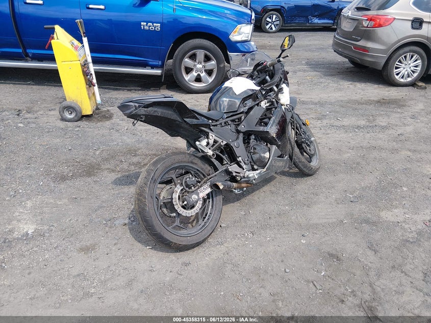 2014 Kawasaki Ninja VIN JKAEX8A1XEA002017 IAAI salvage auction — FRONT END, Salvage (Pennsylvania), sold $50 on 2026-07-14 (photo 4)