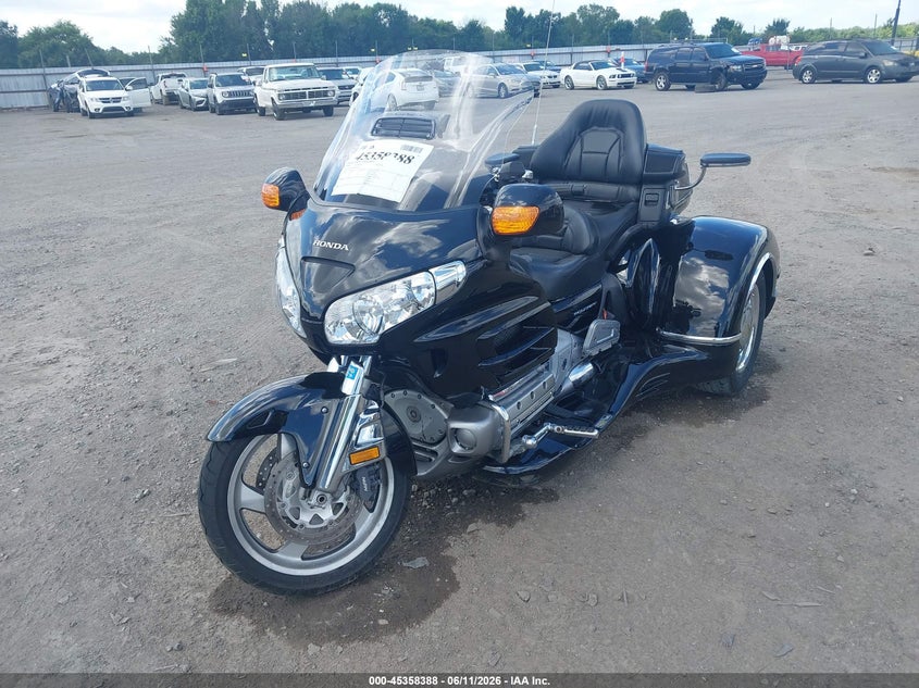 2008 Honda Gl1800c VIN 1HFSC47H98A702753 IAAI salvage auction — RIGHT SIDE, Clear (Arkansas), sold $8,800 on 2026-08-05 (photo 2)