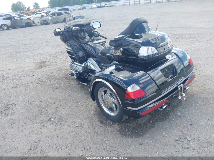 2008 Honda Gl1800c VIN 1HFSC47H98A702753 IAAI salvage auction — RIGHT SIDE, Clear (Arkansas), sold $8,800 on 2026-08-05 (photo 3)