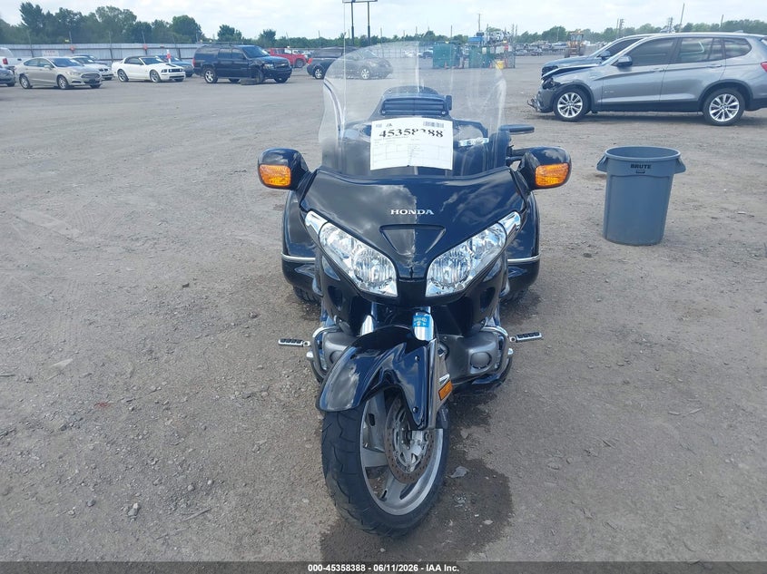 2008 Honda Gl1800c VIN 1HFSC47H98A702753 IAAI salvage auction — RIGHT SIDE, Clear (Arkansas), sold $8,800 on 2026-08-05 (photo 5)