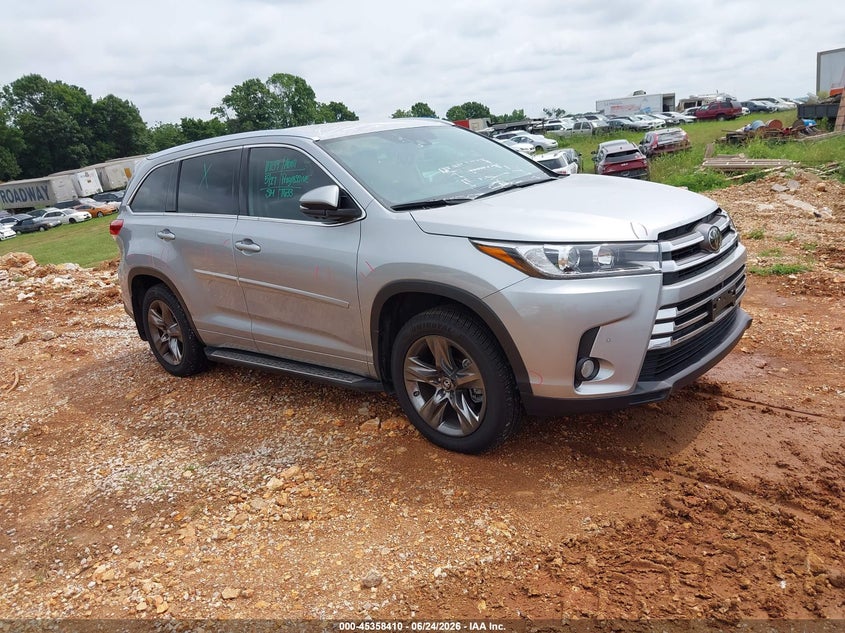 2018 Toyota Highlander VIN 5TDDZRFH8JS818180 IAAI salvage auction — HAIL, Salvage Title, sold $10,100 on 2026-07-30 (photo 1)