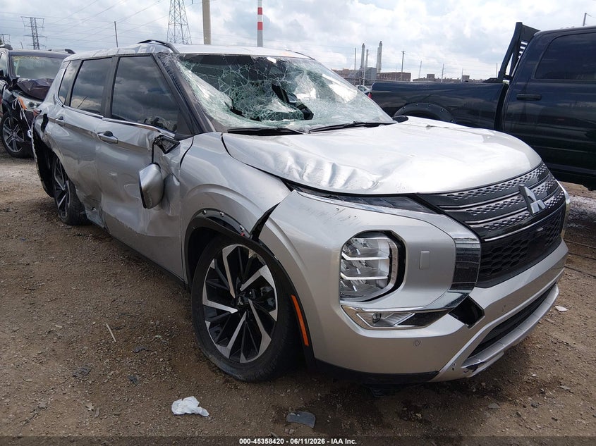 2023 Mitsubishi Outlander VIN JA4J4UA82PZ058891 IAAI salvage auction — ROLLOVER, Salvage (Indiana), sold $3,150 on 2026-07-22 (photo 1)