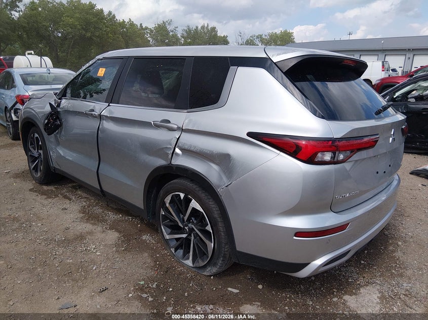 2023 Mitsubishi Outlander VIN JA4J4UA82PZ058891 IAAI salvage auction — ROLLOVER, Salvage (Indiana), sold $3,150 on 2026-07-22 (photo 3)