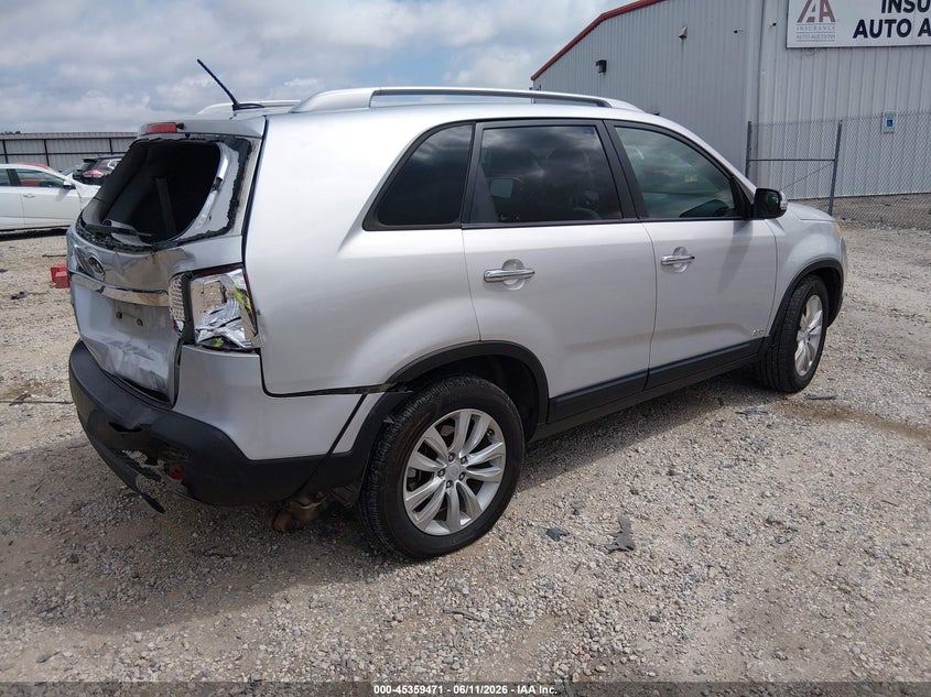 2011 Kia Sorento VIN 5XYKTDA21BG073110 IAAI salvage auction — REAR END, Clear (Arkansas), sold $1,300 on 2026-07-16 (photo 4)