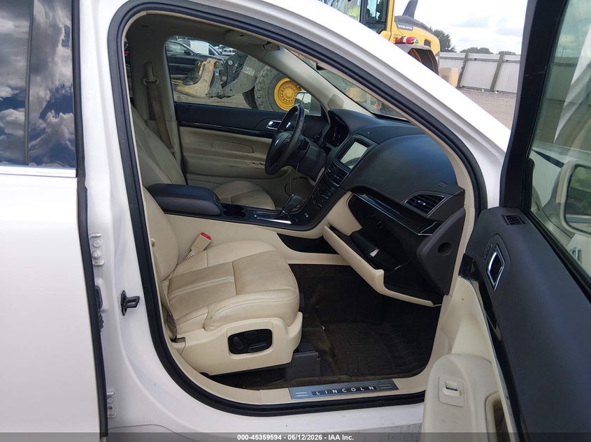 2018 Lincoln Mkt VIN 2LMHJ5AT7JBL01547 IAAI salvage auction — FRONT END, Salvage (Louisiana), sold $1,250 on 2026-07-22 (photo 5)