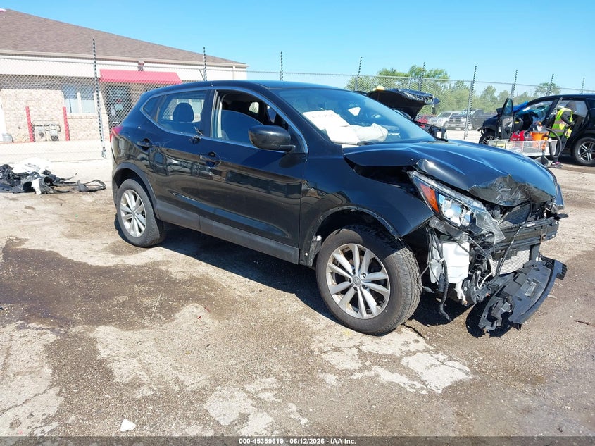 2017 Nissan Rogue VIN JN1BJ1CR1HW142732 IAAI salvage auction — FRONT END, Junk Bill Of Sale Mv2459 (Wisconsin), sold $1,100 on 2026-07-07 (photo 1)