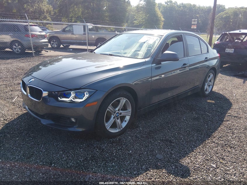 2013 BMW 3er VIN WBA3A5G5XDNP20288 IAAI salvage auction — UNDERCARRIAGE, Salvage (South Carolina), sold $775 on 2026-07-28 (photo 2)
