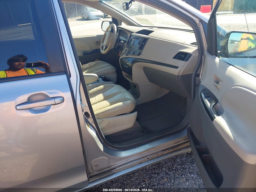 2011 Toyota Sienna VIN 5TDKK3DC7BS024000 IAAI salvage auction — REAR END, Salvage (South Carolina), sold $1,225 on 2026-07-15 (photo 5)