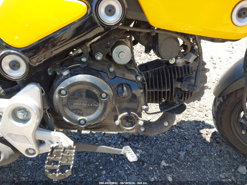 2023 Honda Grom VIN MLHJC9212P5109446 IAAI salvage auction — LEFT & RIGHT, Salvage (Pennsylvania), sold $150 on 2026-07-15 (photo 8)