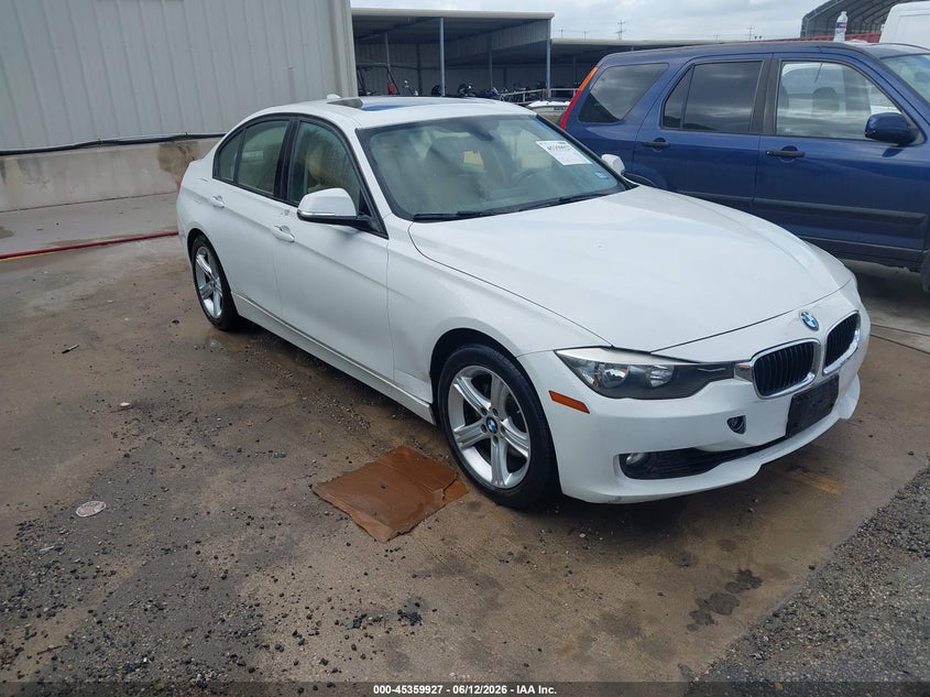 2013 BMW 3 series VIN WBA3A5G56DNP25780 IAAI salvage auction — FRONT END, Original (Texas), sold $1,050 on 2026-07-20 (photo 1)