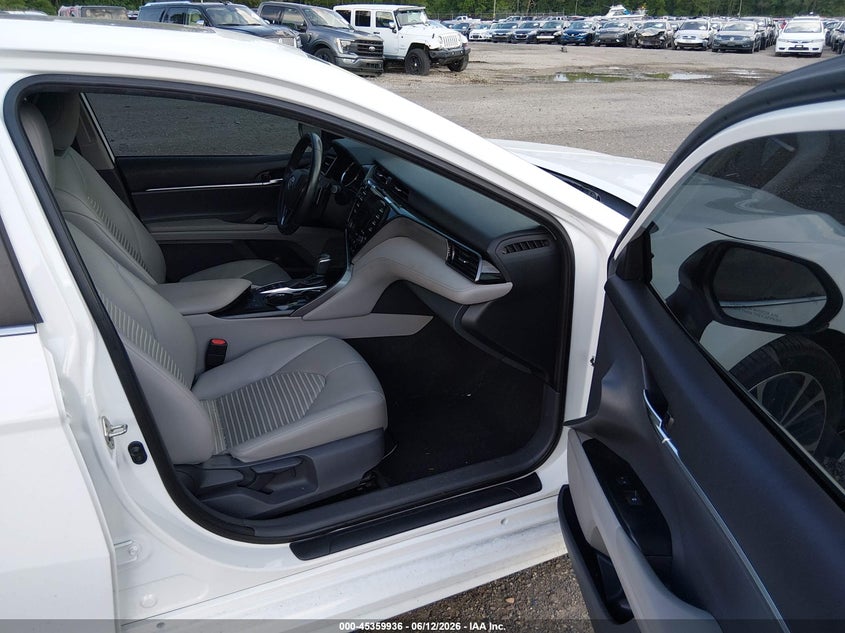 2019 Toyota Camry VIN 4T1B21HK8KU521148 IAAI salvage auction — SIDE, Salvage (New Jersey), sold $6,600 on 2026-07-31 (photo 5)