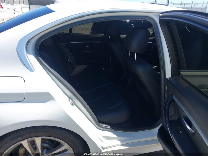 2018 BMW 3er VIN WBA8D9C56JEM31513 IAAI salvage auction — RIGHT FRONT, Salvage (California), sold $4,100 on 2026-07-24 (photo 8)