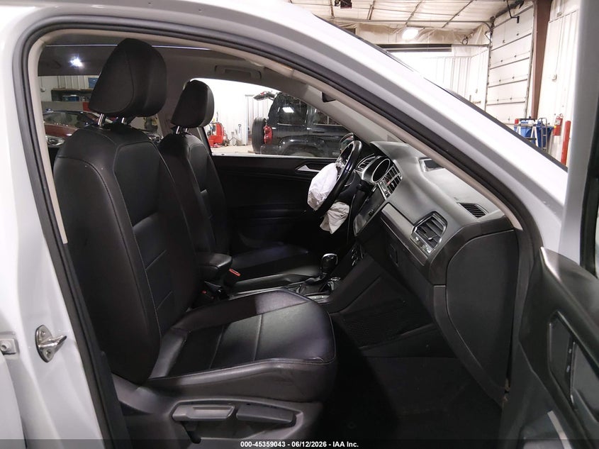 2018 Volkswagen Tiguan VIN 3VV3B7AX5JM001253 IAAI salvage auction — FRONT END, Salvage Title, sold $1,900 on 2026-07-25 (photo 5)