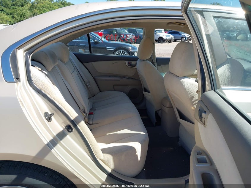 2007 Kia Optima VIN KNAGE123875121754 IAAI salvage auction — LEFT SIDE, Salvage (Pennsylvania), sold $75 on 2026-07-28 (photo 8)