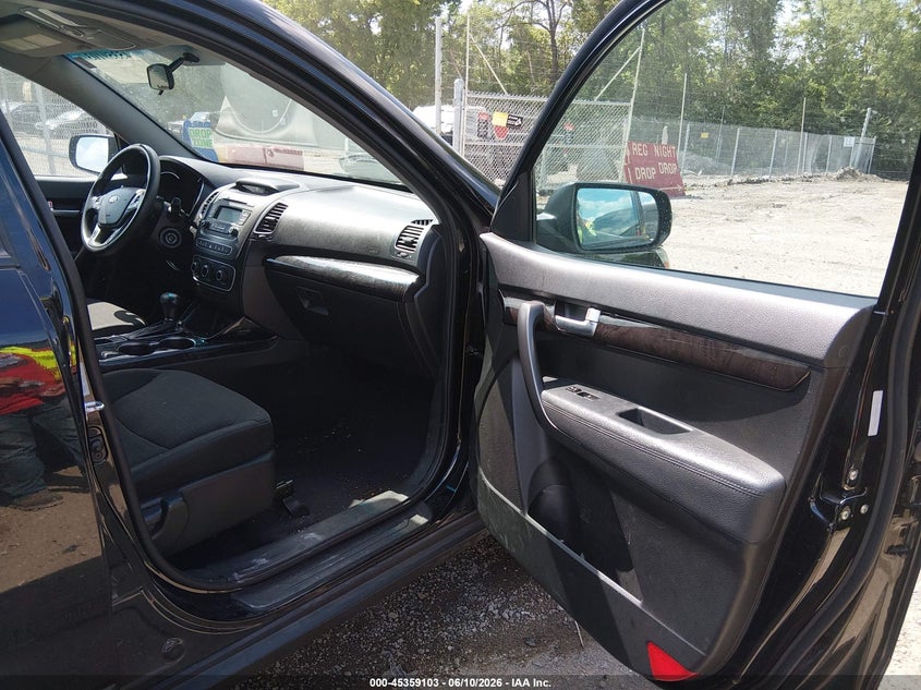 2014 Kia Sorento VIN 5XYKT3A6XEG469182 IAAI salvage auction — RIGHT SIDE, Clear (Indiana), sold $1,350 on 2026-07-19 (photo 5)