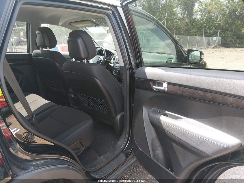 2014 Kia Sorento VIN 5XYKT3A6XEG469182 IAAI salvage auction — RIGHT SIDE, Clear (Indiana), sold $1,350 on 2026-07-19 (photo 8)