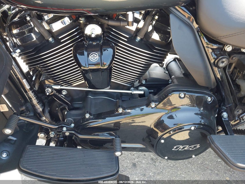 2025 Harley-davidson Tri glide ultra VIN 1HD1MAF13SB855165 IAAI salvage auction — REAR END, Wait Title, sold $14,100 on 2026-09-09 (photo 9)