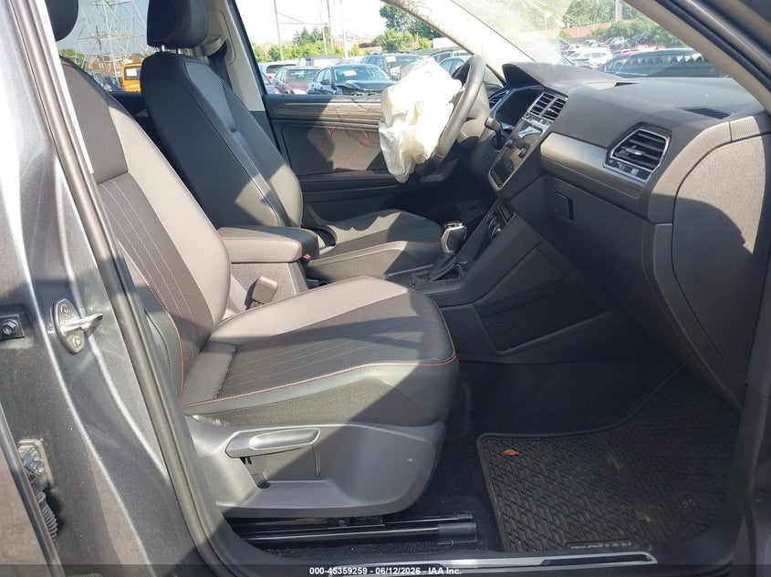 2024 Volkswagen Tiguan VIN 3VVTB7AX9RM232555 IAAI salvage auction — FRONT END, Salvage Title, sold $6,300 on 2026-07-19 (photo 5)