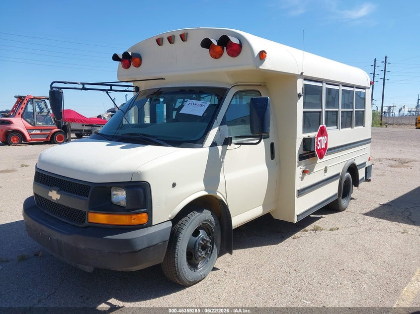 2003 Chevrolet Bus express cutaway VIN 1GBJG31U031153628 IAAI salvage auction — UNKNOWN, Clear (New Mexico), sold $75 on 2026-07-08 (photo 2)