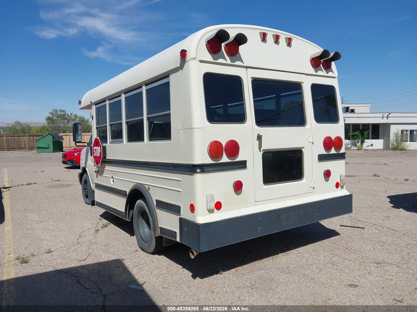 2003 Chevrolet Bus express cutaway VIN 1GBJG31U031153628 IAAI salvage auction — UNKNOWN, Clear (New Mexico), sold $75 on 2026-07-08 (photo 3)